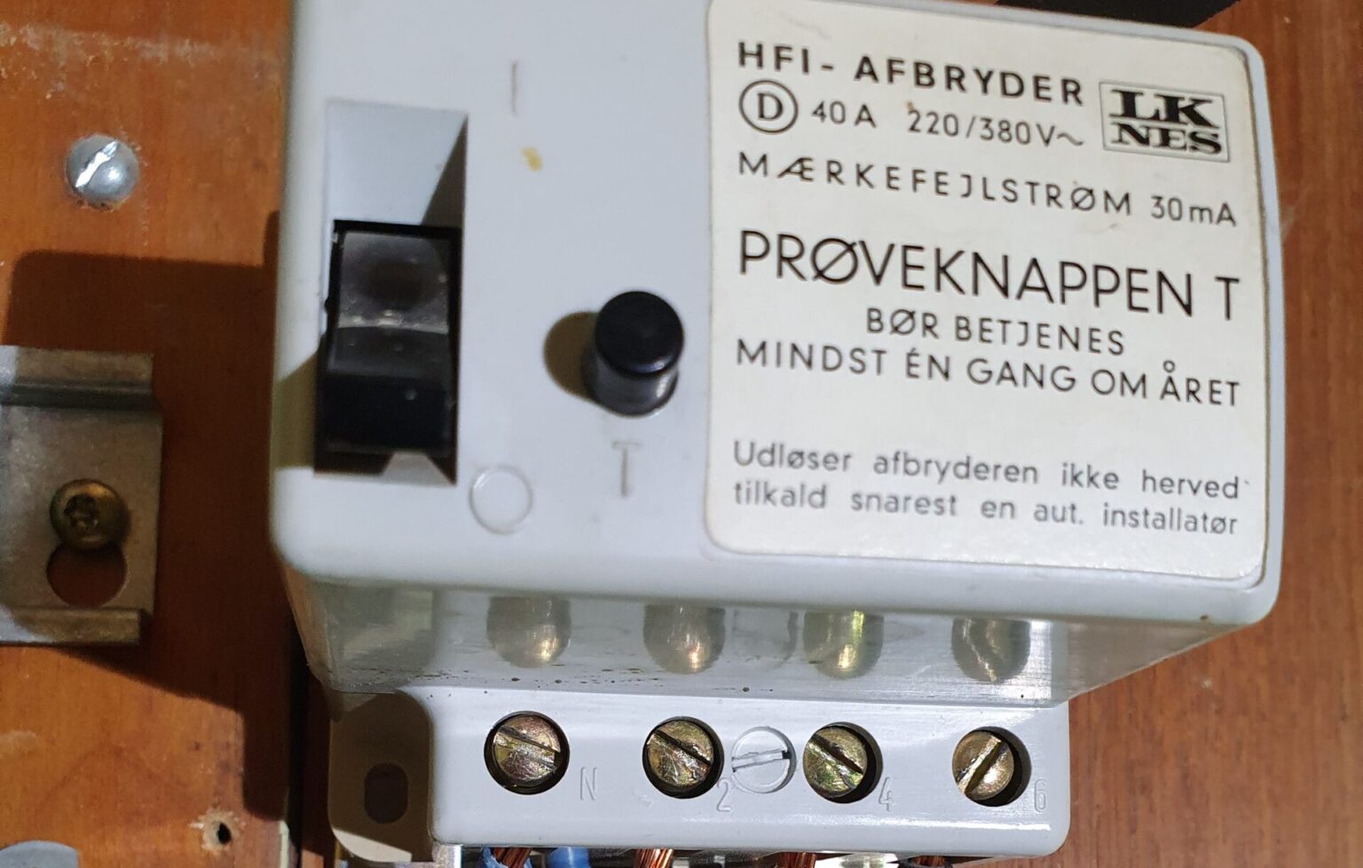 HPFI, HFI, RCD relæ montering ⚡️ + F.A.Q fejlstrømafbrydere